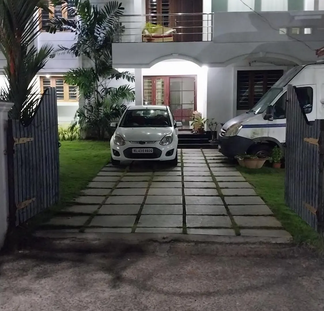 Δωμάτια σε οικογενειακή κατοικία Lloydskochi Home Stay